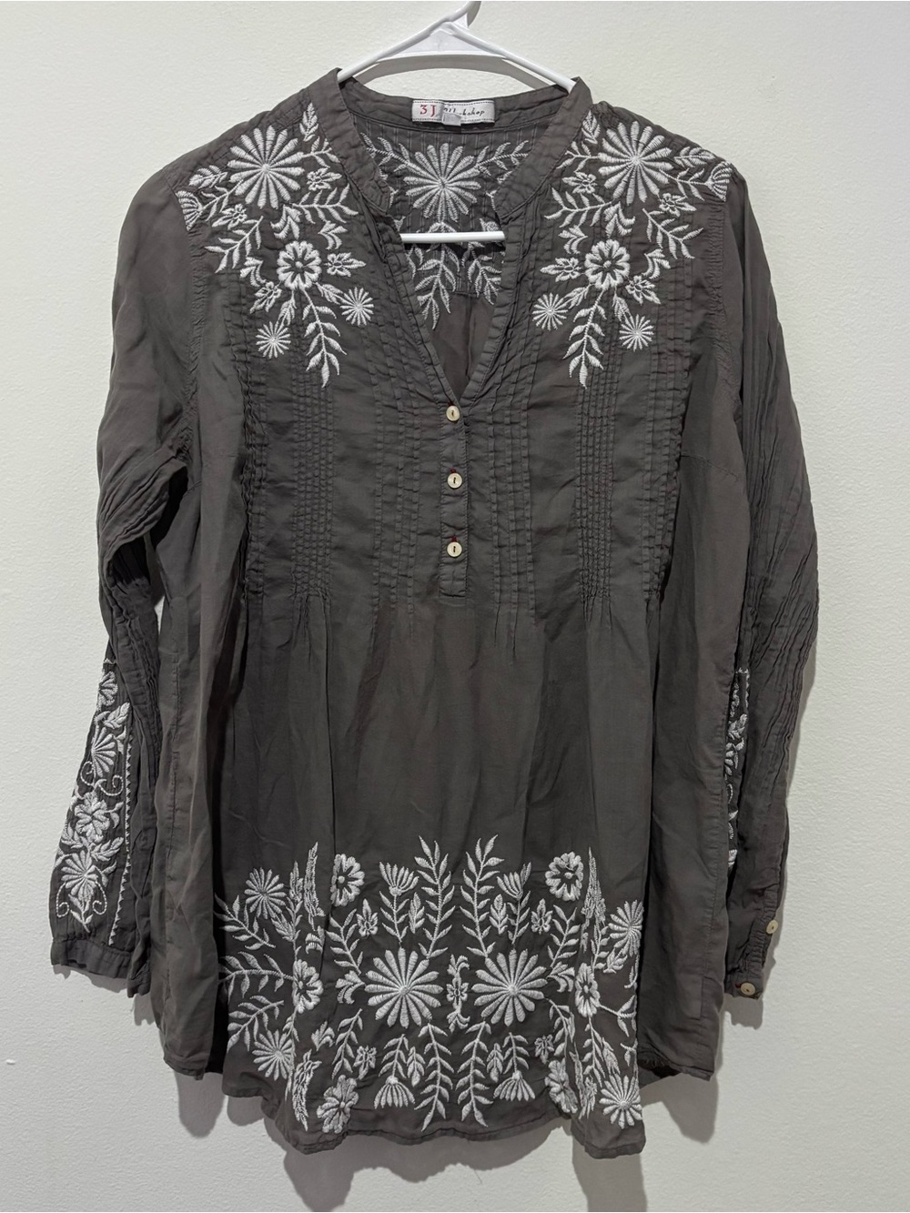 Johnny Was 3J Size Small Embroidered Top